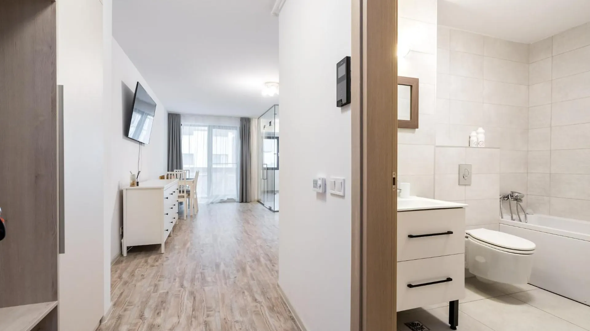 Kondo 9 - Stylish Studio In Roka Residence Bucharest Romania