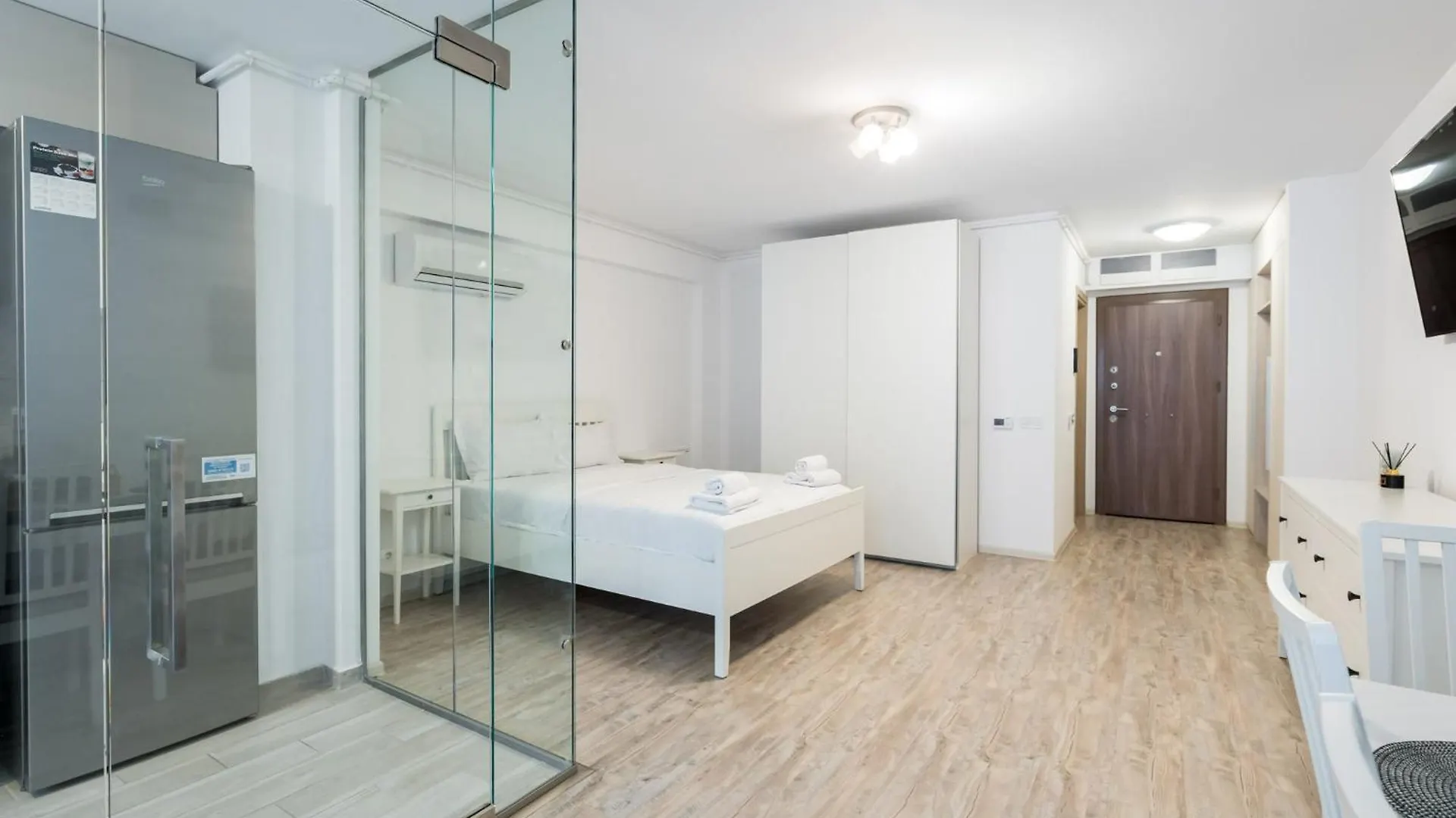 Kondo 9 - Stylish Studio In Roka Residence Bucharest 0*,