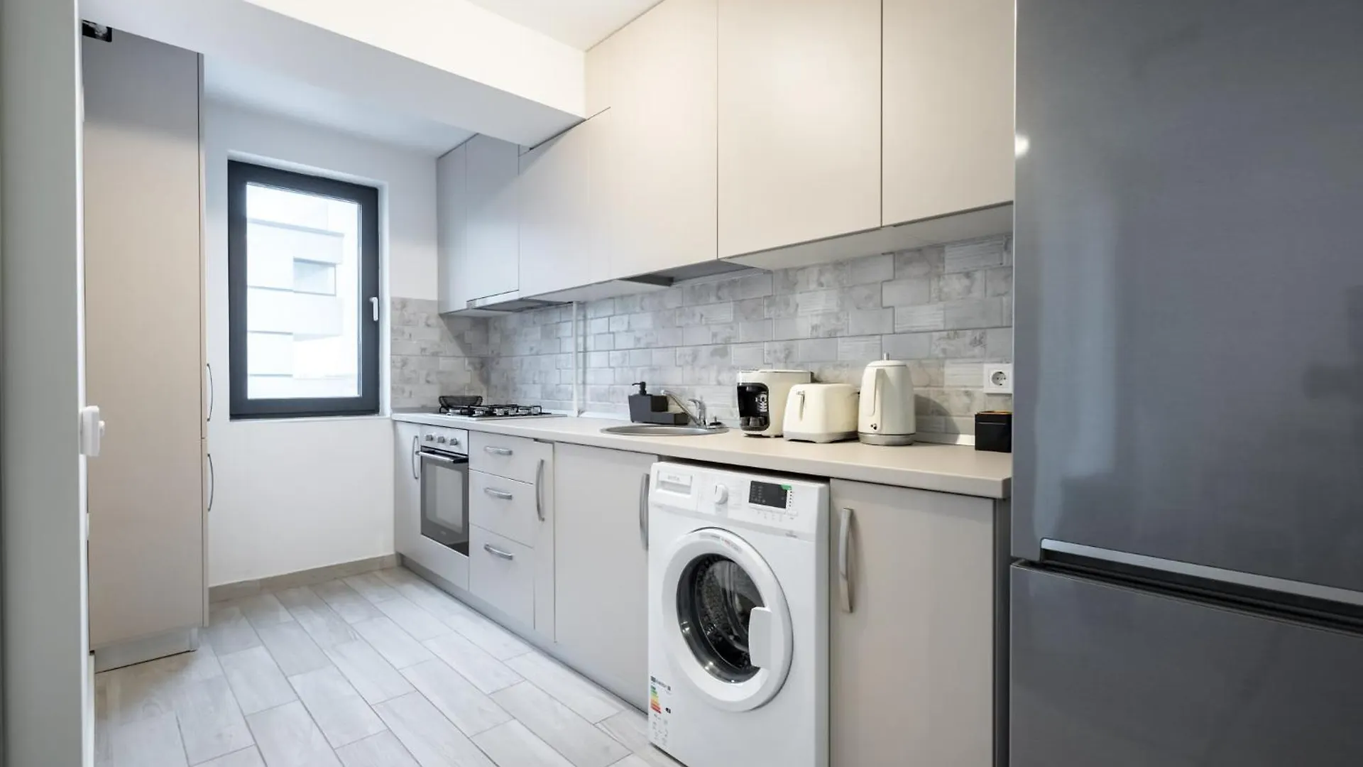 Kondo 9 - Stylish Studio In Roka Residence Bucharest Apartment