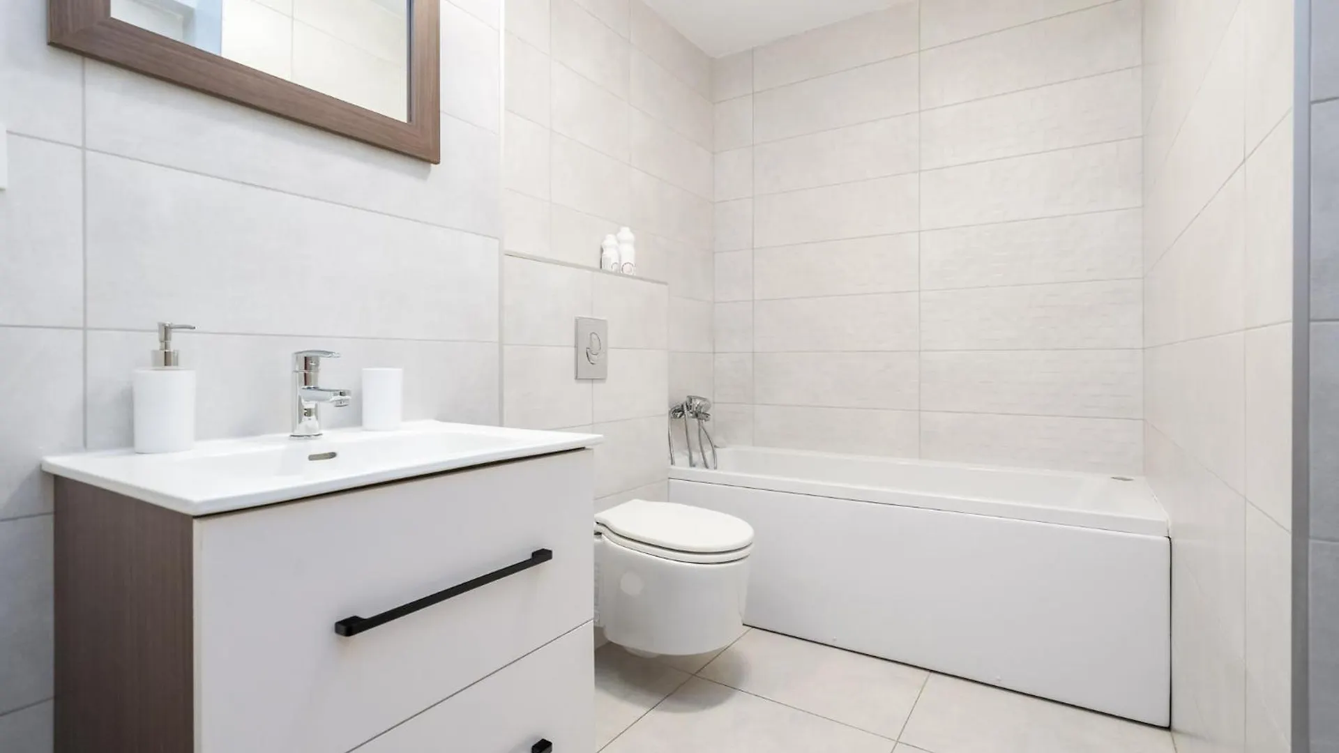 Kondo 9 - Stylish Studio In Roka Residence Bucharest Romania
