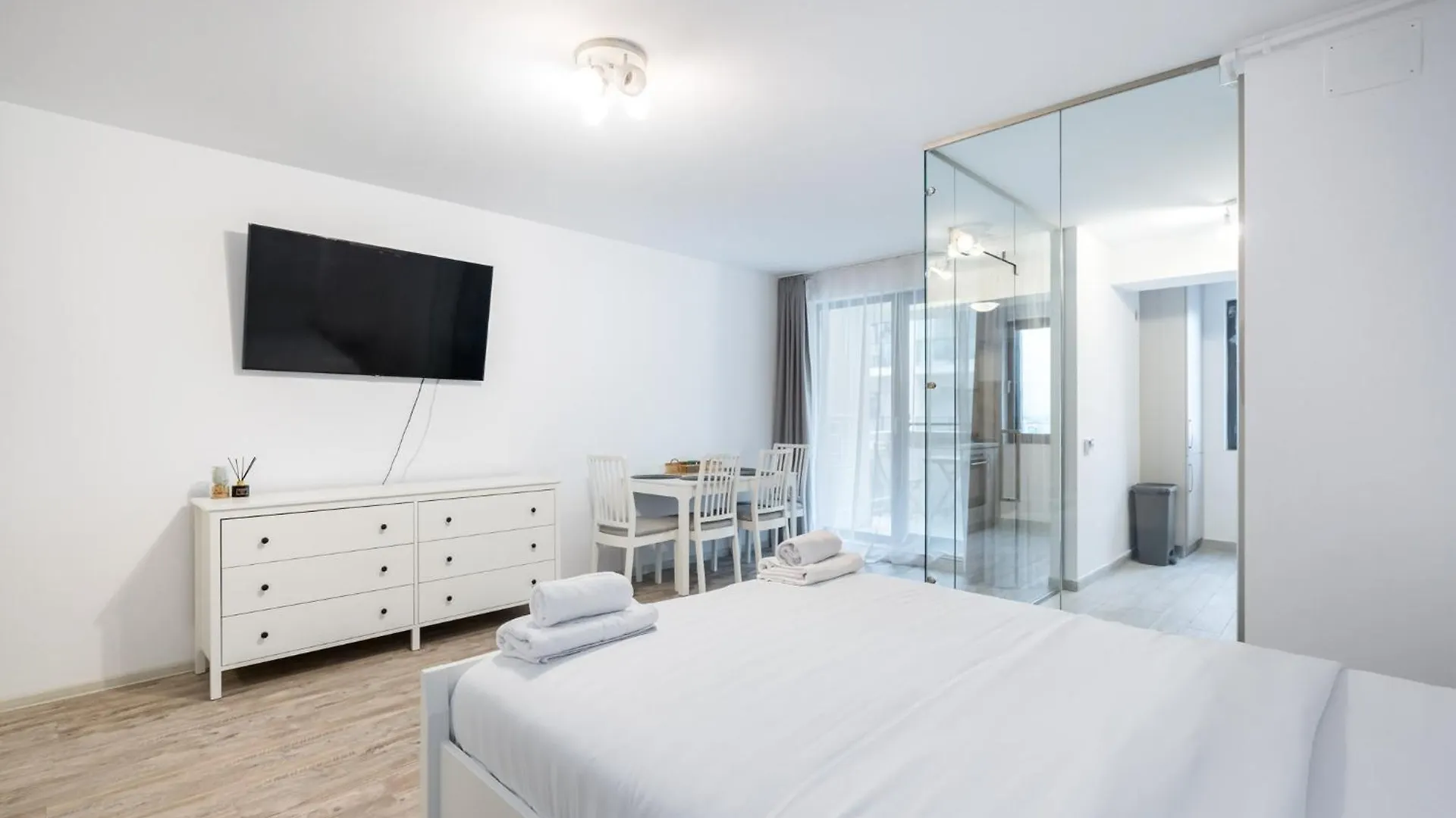 Apartment Kondo 9 - Stylish Studio In Roka Residence Bucharest