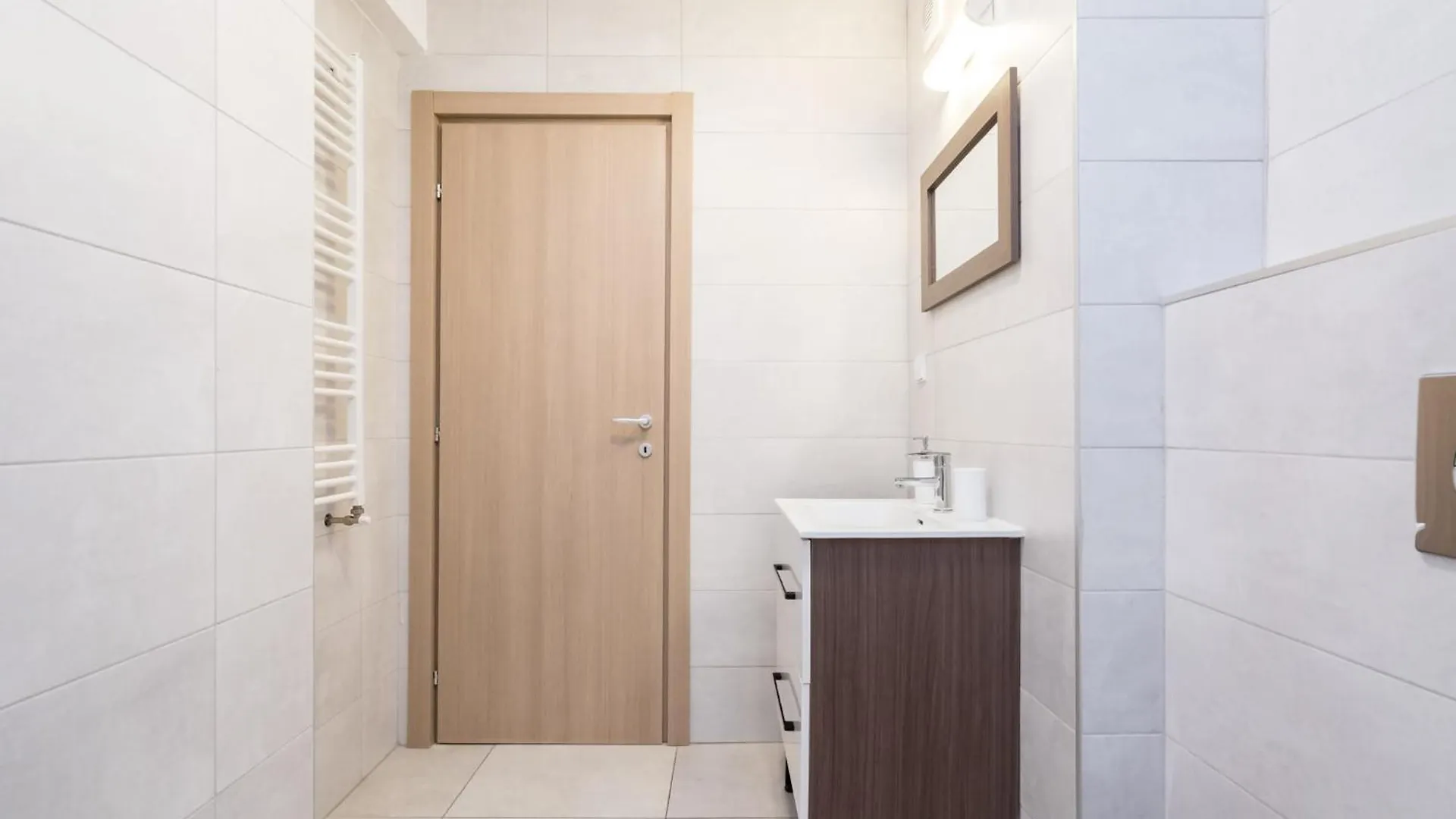 Kondo 9 - Stylish Studio In Roka Residence Bucarest